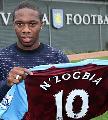 Charles N'Zogbia:/Wigan Athletic - Aston Villa/